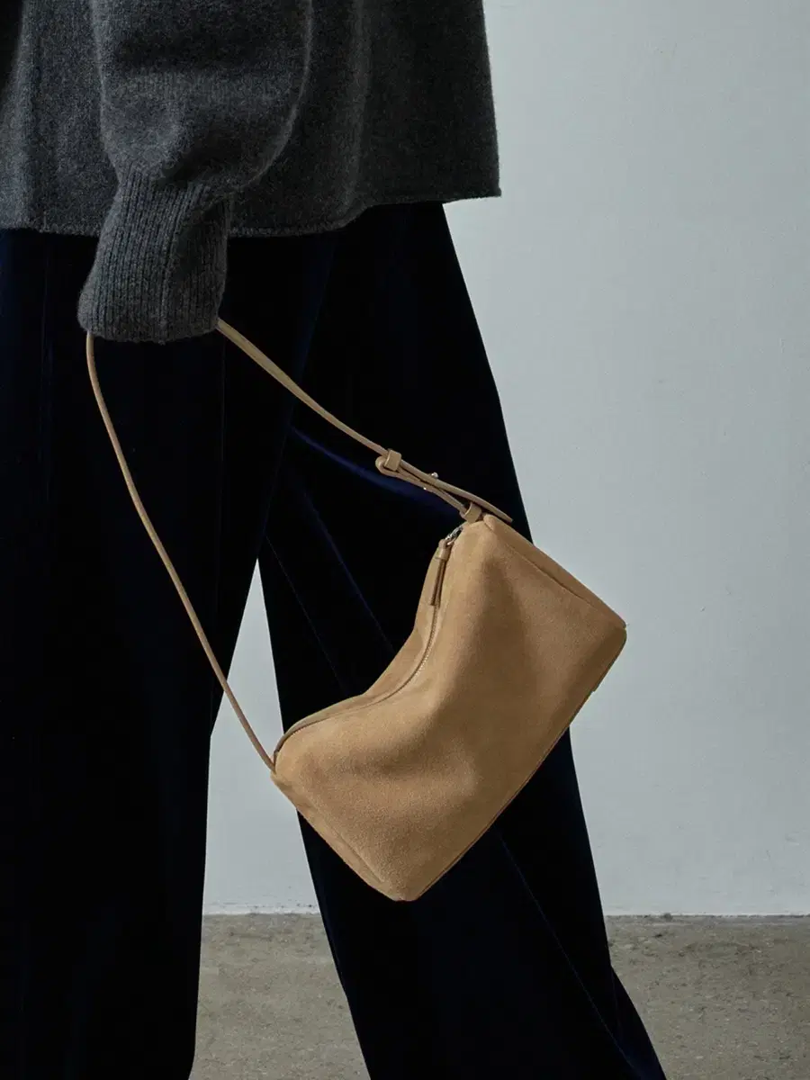 General Idea Crack Baguette Bag Burgundy on Bunjang Global Site.